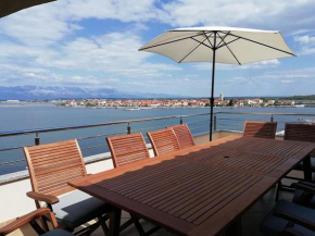 Apartment in Nin with sea view, terrace, air conditioning, Wi-Fi (4868-4)